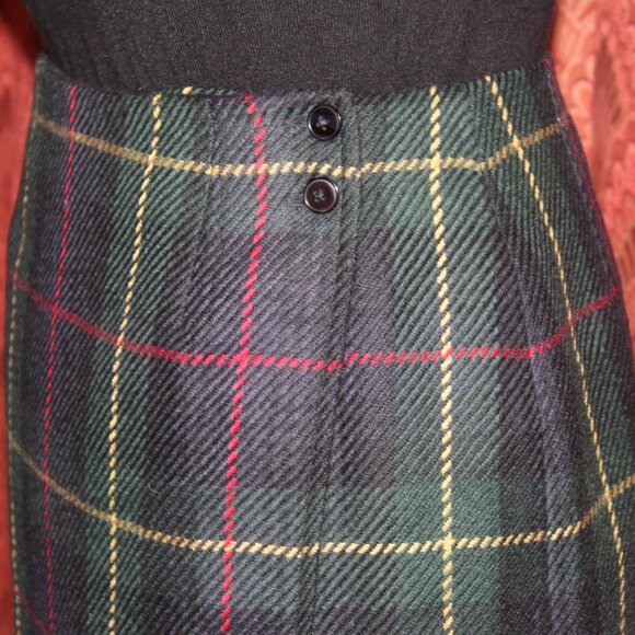 Talbots Wool Wrap SKIRT Black/Green Tartan Red Yellow Plaid Button Closure Sz 8P - Picture 4 of 6